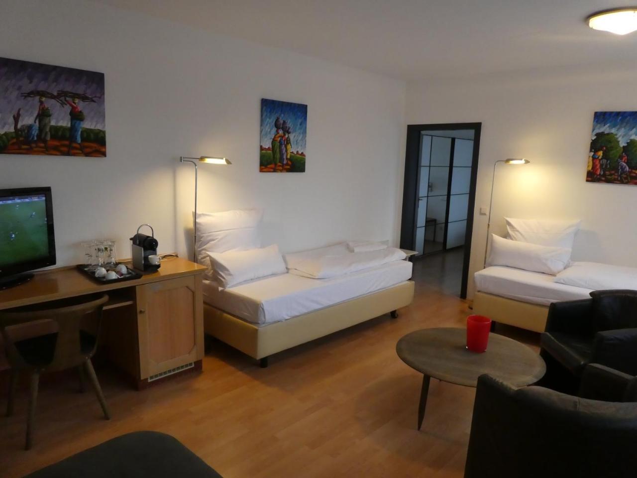 Hotel Restaurant Felderbock Nussloch ภายนอก รูปภาพ